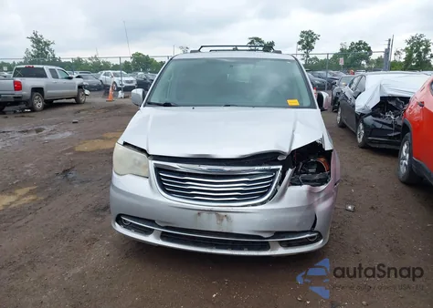 2011 Chrysler Town & Country Touring z USA, uszkodzony, nr VIN 2A4RR5DG3BR624976